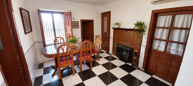 SE VENDE CASA DE DOS ALTURAS + CASA-CUEVA REFORMADA. (EN ALB