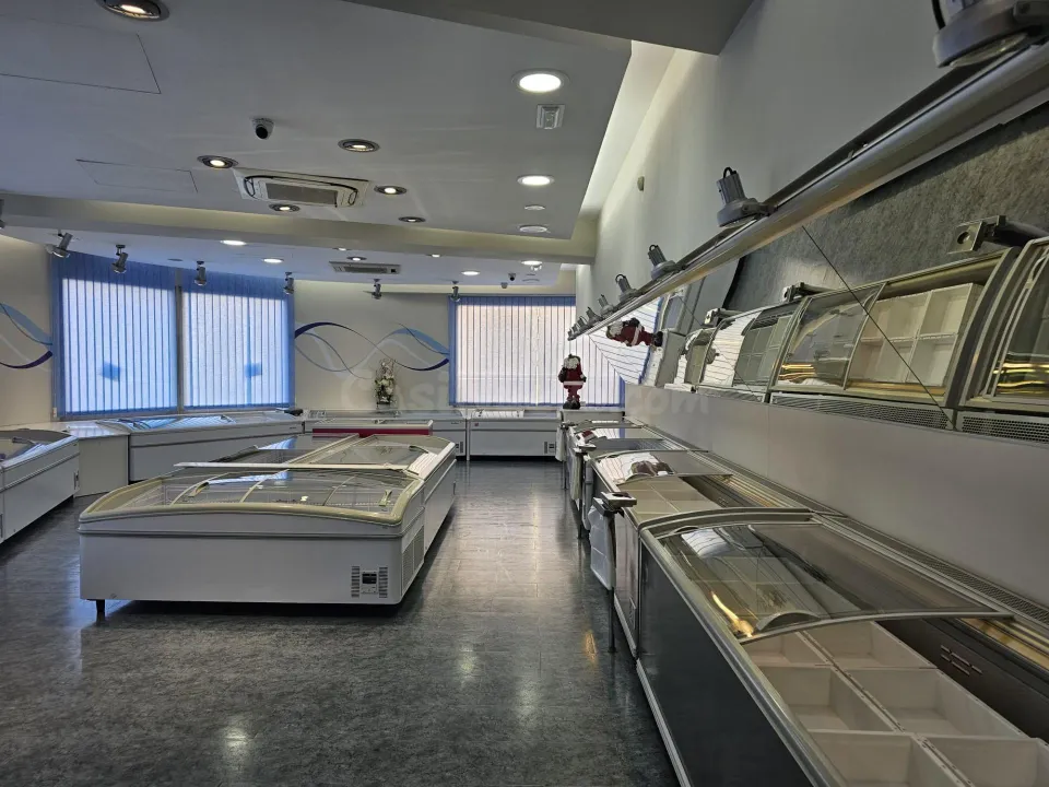 LOCAL COMERCIAL EN AMPOSTA