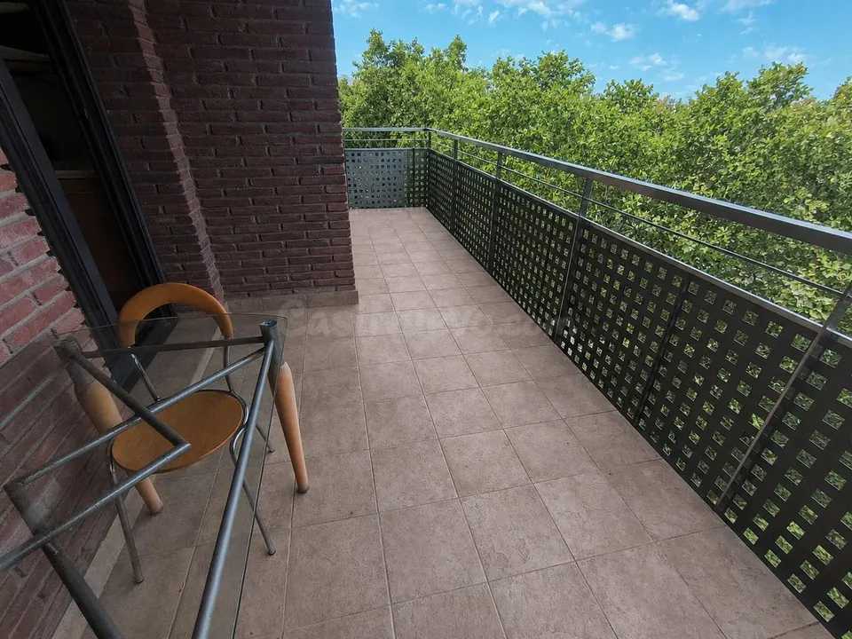 PISO CON PARQUING Y TRASTERO EN VENTA