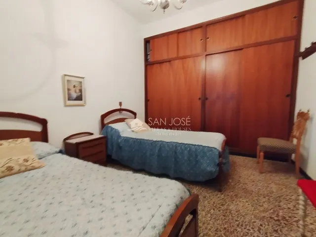 SE VENDE CHALET EN PARCELA URBANA EN LA ROMANA — 33