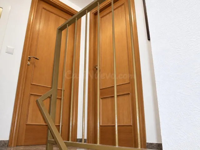 Piso amueblado de 2 habitaciones y parking incluido en Sant  - foto 4
