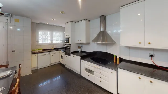 Piso 5 habitaciones 207m² en alquiler - Estación — 12