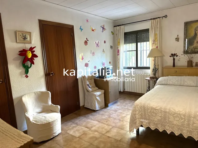 Amplia casa a la venta en Font de la Figuera (Valencia) — 32