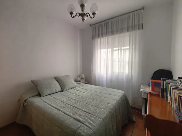 ¡BAJO EN VENTA EN LOS BARRIOS! — 10