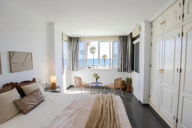 Vivienda en Benalmádena Costa a 50 metros de la playa, con vistas al mar — 6
