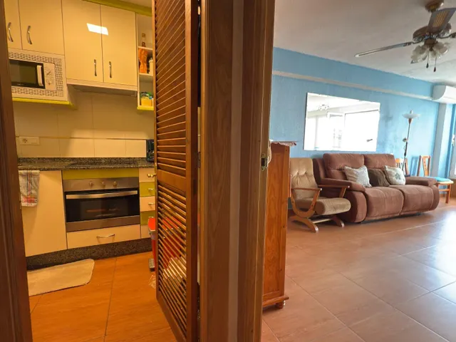 Acogedor apartamento cerca de playa Levante con vistas al mar y Benidorm. — 13