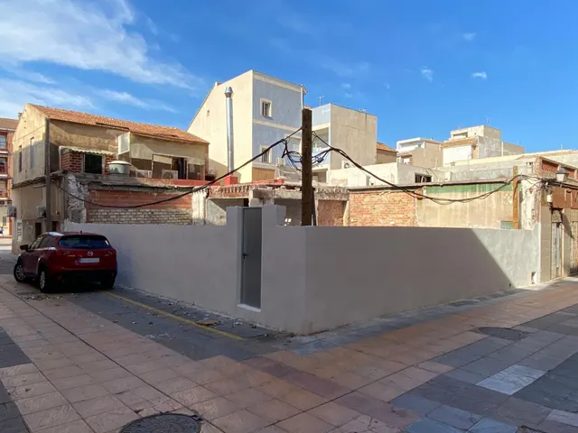 SOLAR URBANO EN LA UNIÓN — 2