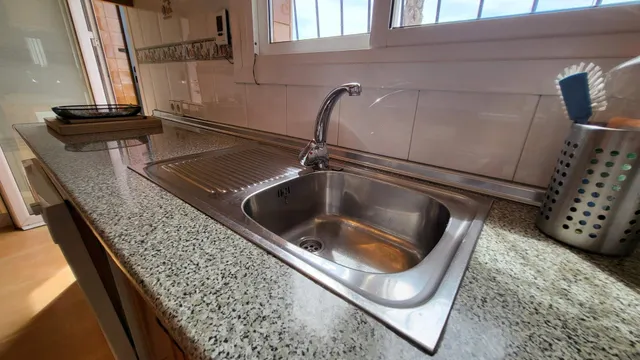 Chalet esquina de 3 Dormitorios y 3 Baños en parcela grande arreglada de 600m2 con piscina y garaje privado — 44