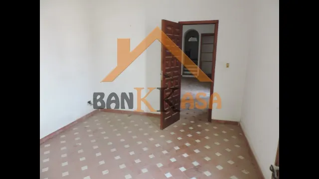 SE VENDE CASA ANTIGUA EN BERJA ZONA MERCADO DE ABASTOS — 26