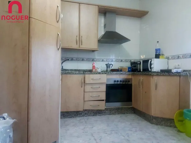 CASA DE DOS PLANTAS CON PISCINA Y CON AGUA POTABLE — 6
