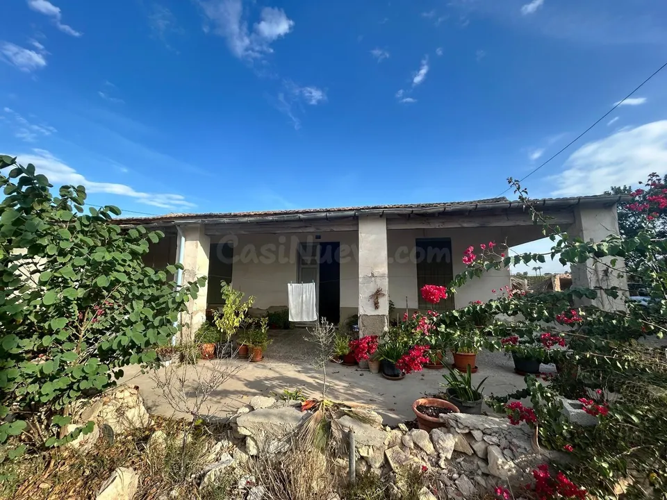 Exclusivo chalet para reformar a tu gusto a 5 min de Elche