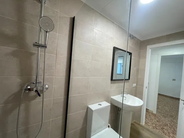 ¡Atención Inversores! Gran piso reformado Llave en Mano; en Requena con Alta Rentabilidad (Hasta 18%) — 24