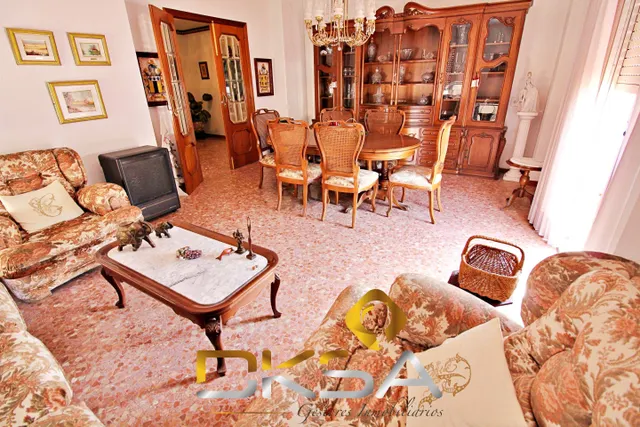 173 M2, 4 habitaciones Y MUCHO ESPACIO EN LA VILAVELLA - foto 2