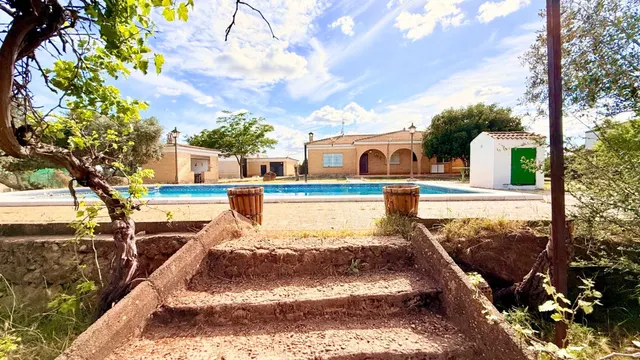 PARCELA DE 5000 M2 CON 1050 EDIFICADOS - foto 3