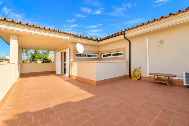 Exclusivo unifamiliar con jardín y piscina en Sant Marçal — 30