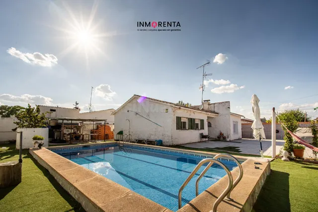 InmoRenta presenta esta espectacular vivienda adosada de una