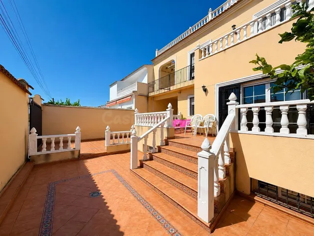 Villa independiente con piscina privada y 6 dormitorios junt - foto 3