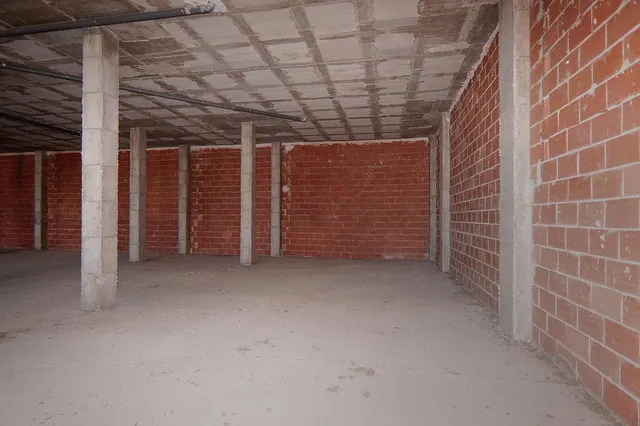 Local comercial de 1.095 m2 en Alhama de Murcia – Obra parada — 10