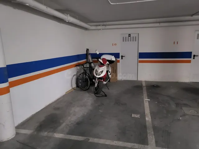 VENTA DE PLAZAS DE GARAJE FRENTE A HUELGAS - foto 2