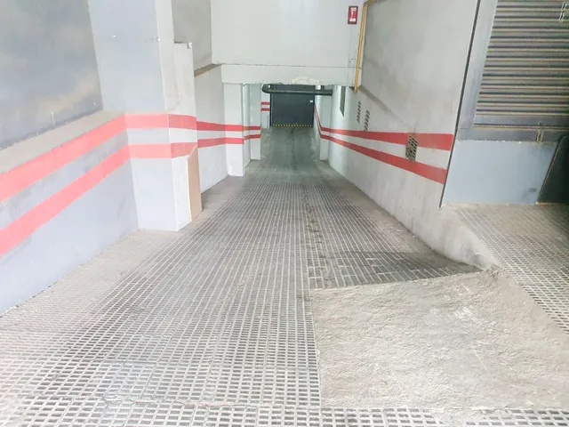 PARKING PARA COCHE + TRASTERO EN PARC I LA LLACUNA - BARCELONA — 12