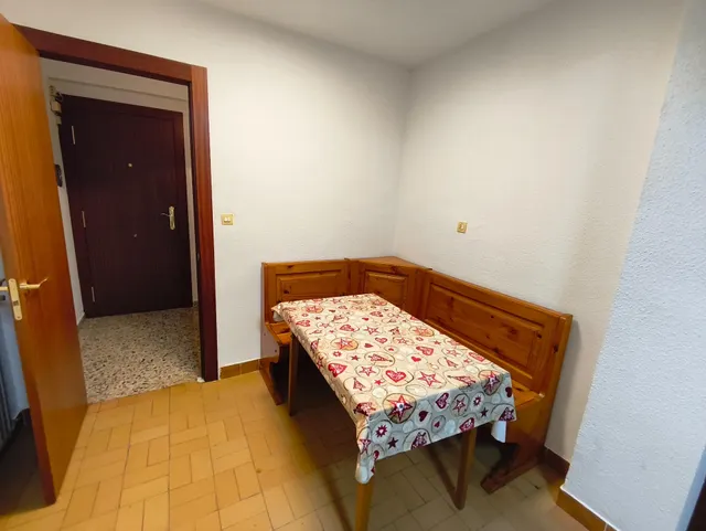Piso de 89m2. Distribuido en tres dormitorios, salón, cocina y baño — 13
