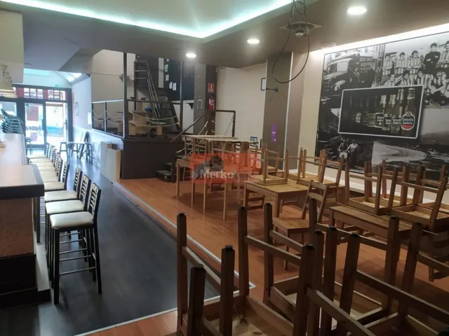 SE ALQUILA CAFE- BAR EN RONDA MERCEDES — 18