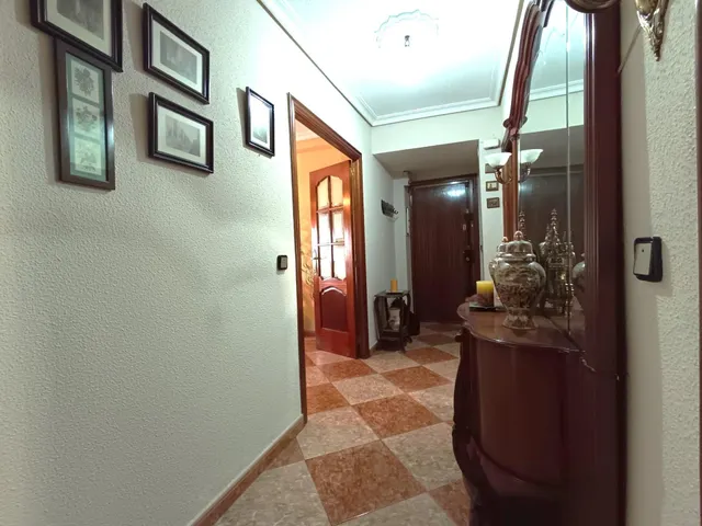 Gran vivienda con 5 dormitorios junto avenida Barcelona!! — 11