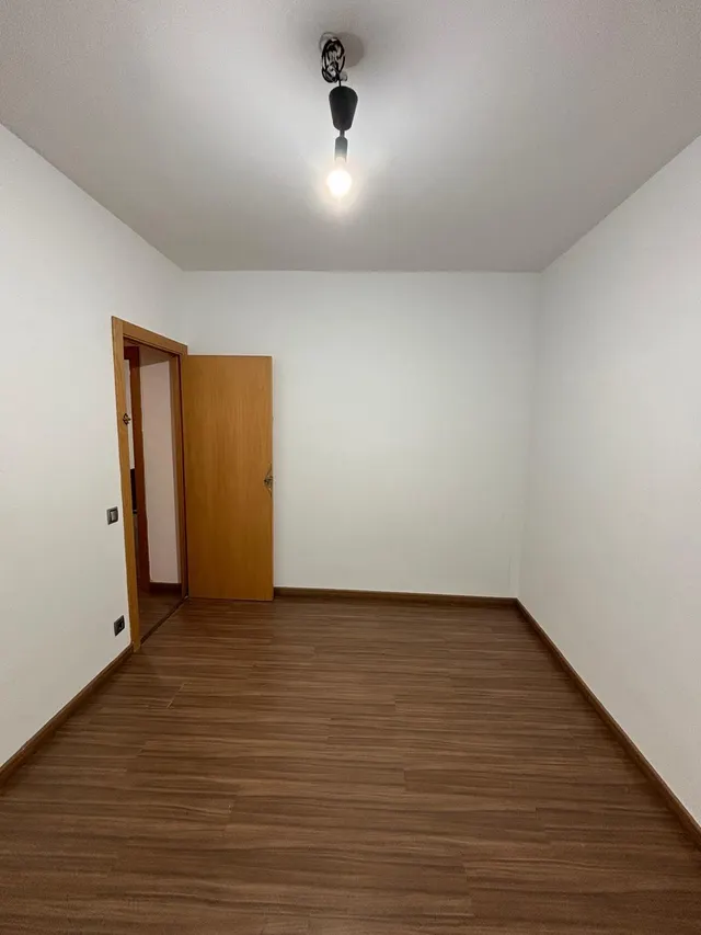 Piso Semireformado en El Raval, Barcelona por €295,000 — 11
