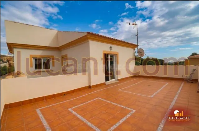 ***SIN COMISION DE INMOBILIARIA*** LAS PAULINAS. Ubicación inmejorable – A solo 5 minutos de Alicante y 12 minutos de Playa de San Juan — 19