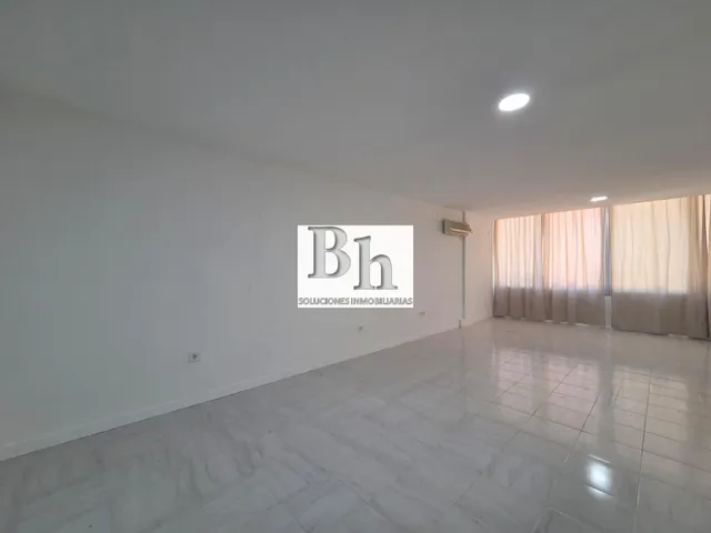 INMOBILIARIA BLANHOGAR VENDE LOCAL EN TORREMOLINOS — 21