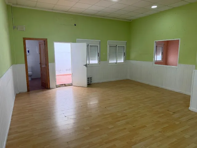 Local comercial en venta de 200 m2 – antigua guardería con múltiples posibilidades — 21