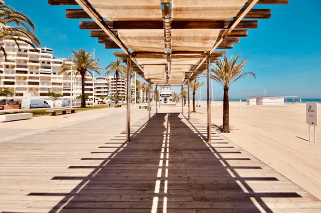 Local comercial de 250 m2 en el Grao de Gandia con altas posibilidades de inversión. — 15