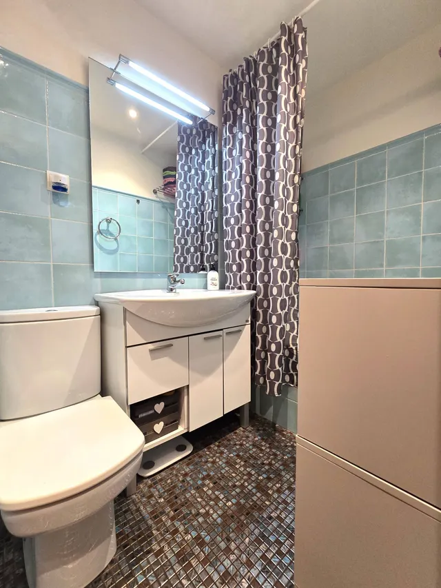 PRECIOSO y PRÁCTICO PISO para entrar a vivir -Zona Carrer Ample/ Pl. LLibertat de Reus- — 12