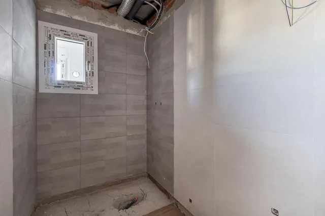 OBRA NUEVA EN LOJA — 11
