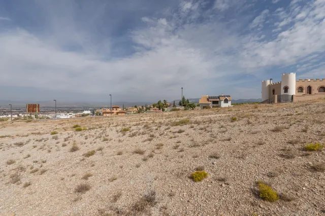 Terreno urbano de 750 m2 en Altos de La Zubia. Parcelas 14 de la manzana L y parcela 17 de la manzana M — 27