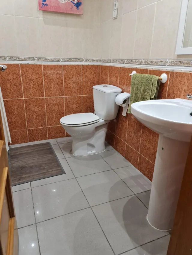 PLANTA BAJA EN ESQUINA ( AHORA ESTA COMO LOCAL, PERO SE PUEDE CAMBIAR A VIVIENDA) — 9