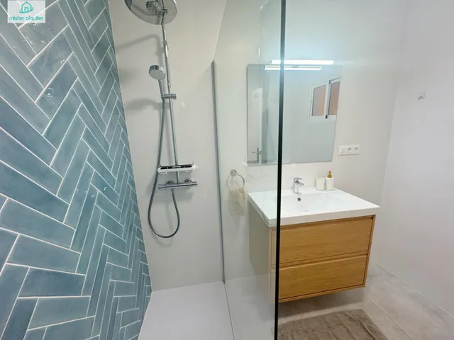 APARTAMENTO MODERNO EN EL CAMPELLO A 100 METROS DEL MAR, CON PISCINA, TERRAZA Y ZONAS COMUNES COMPLETAS — 20