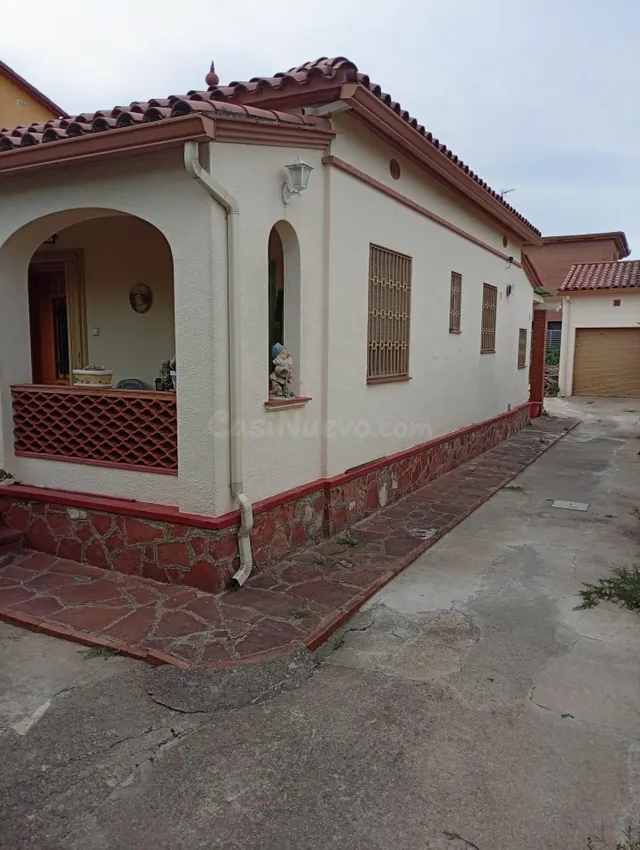 CASA EN LA MEJOR ZONA DE LA COLONIA — 3