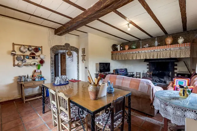 Encantadora Villa de Campo con Piscina, 34.085 m2 de Terreno - foto 5