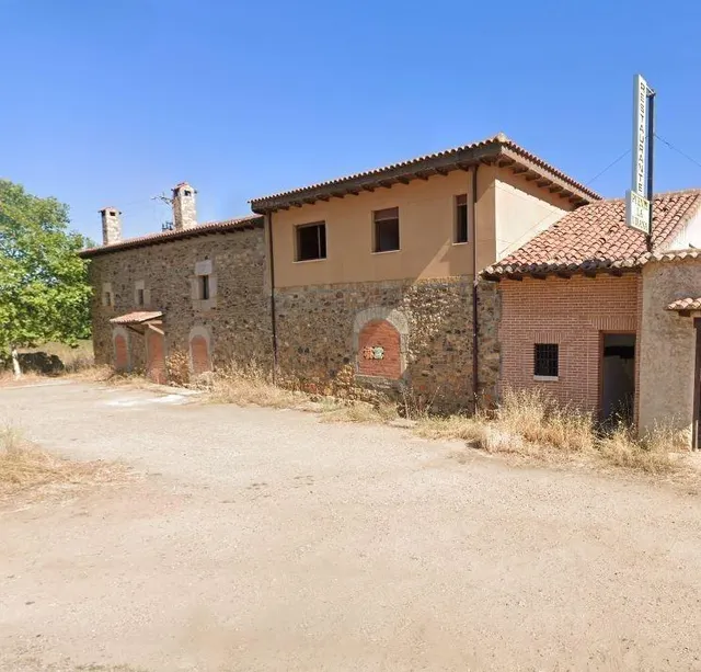 CASA DE PIEDRA CON JARDIN EN ALIJA DEL INFANTADO — 4