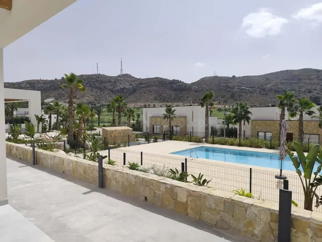 Encantador dúplex en Monforte del Cid. Tu hogar soñado. — 2