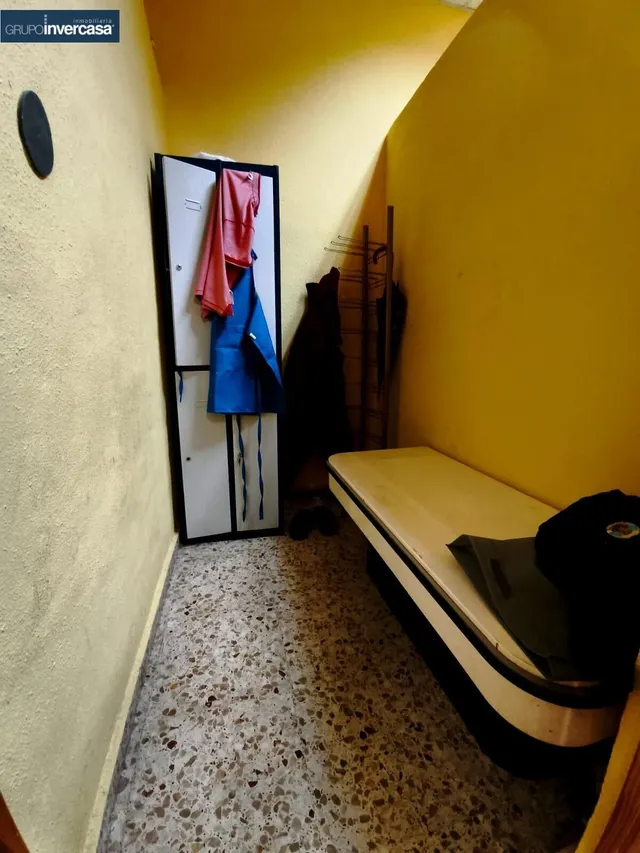 Gran local comercial de 261 m2 situado en zona céntrica de Vilamarxant (Valencia). — 20