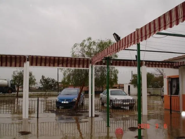 Parcela con nave - foto 4