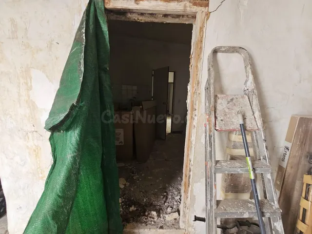 Casa con Gran Necesidad de Reformar, Da Esquina, 6 habitacio - foto 3