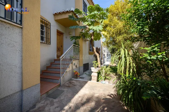 ESPECTACULAR VIVIENDA PAREADA CON JARDÍN, TERRAZA 360º Y GAR - foto 4