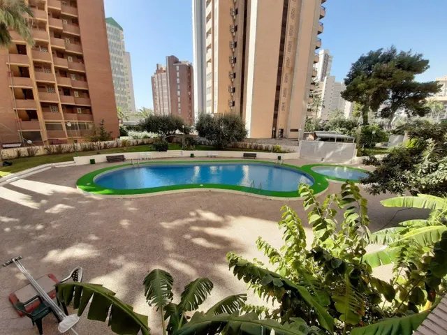 Acogedor apartamento cerca de playa Levante con vistas al mar y Benidorm. — 20