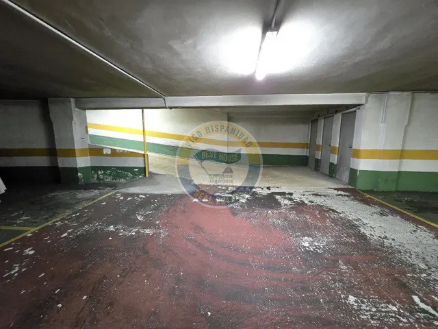Plaza de garaje amplia próximo a povisa — 9