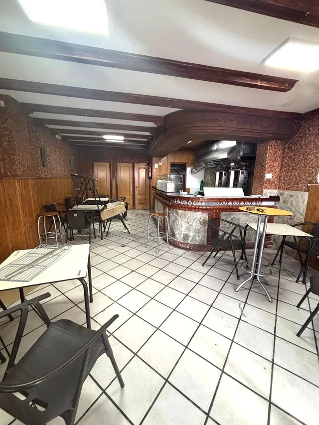 ¡OPORTUNIDAD ÚNICA! Local Comercial Listo para Emprender en 