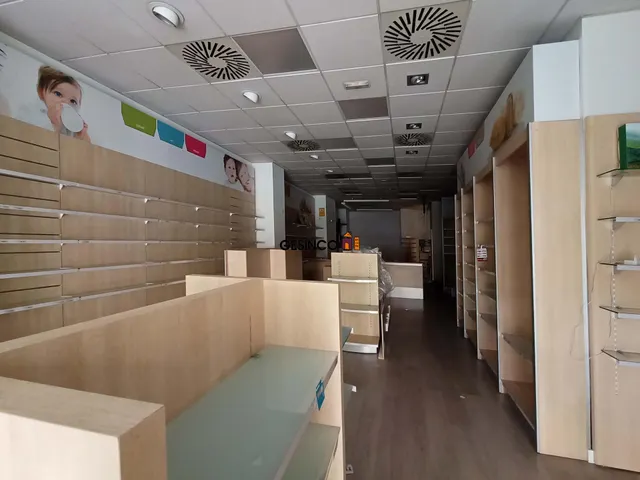 LOCAL COMERCIAL EN VENTA - IDEAL PARA INVERSORES — 2