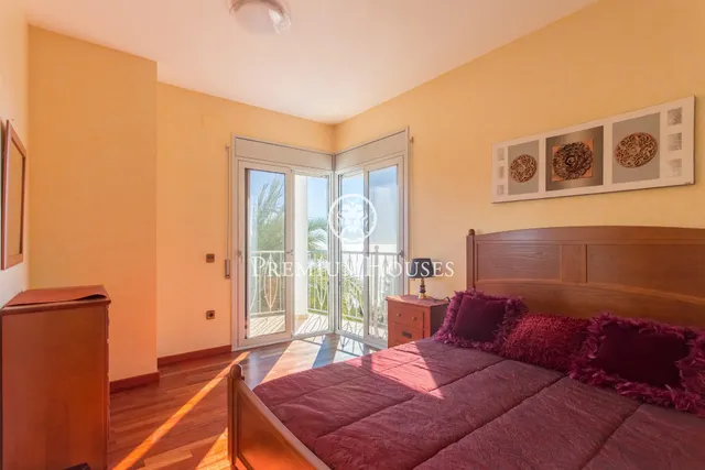 Casa en venta con impresionantes vistas al mar, piscina desbordante y ascensor — 16